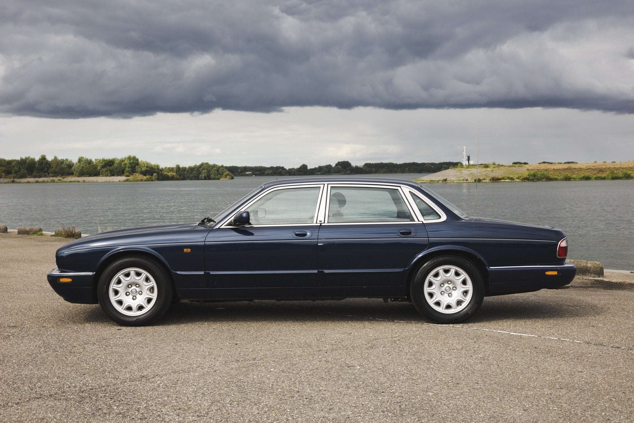 Jaguar Sovereign 3.2 V8 (bj 1999, automaat), Automaat, Achterwielaandrijving, Blauw, Bedrijf