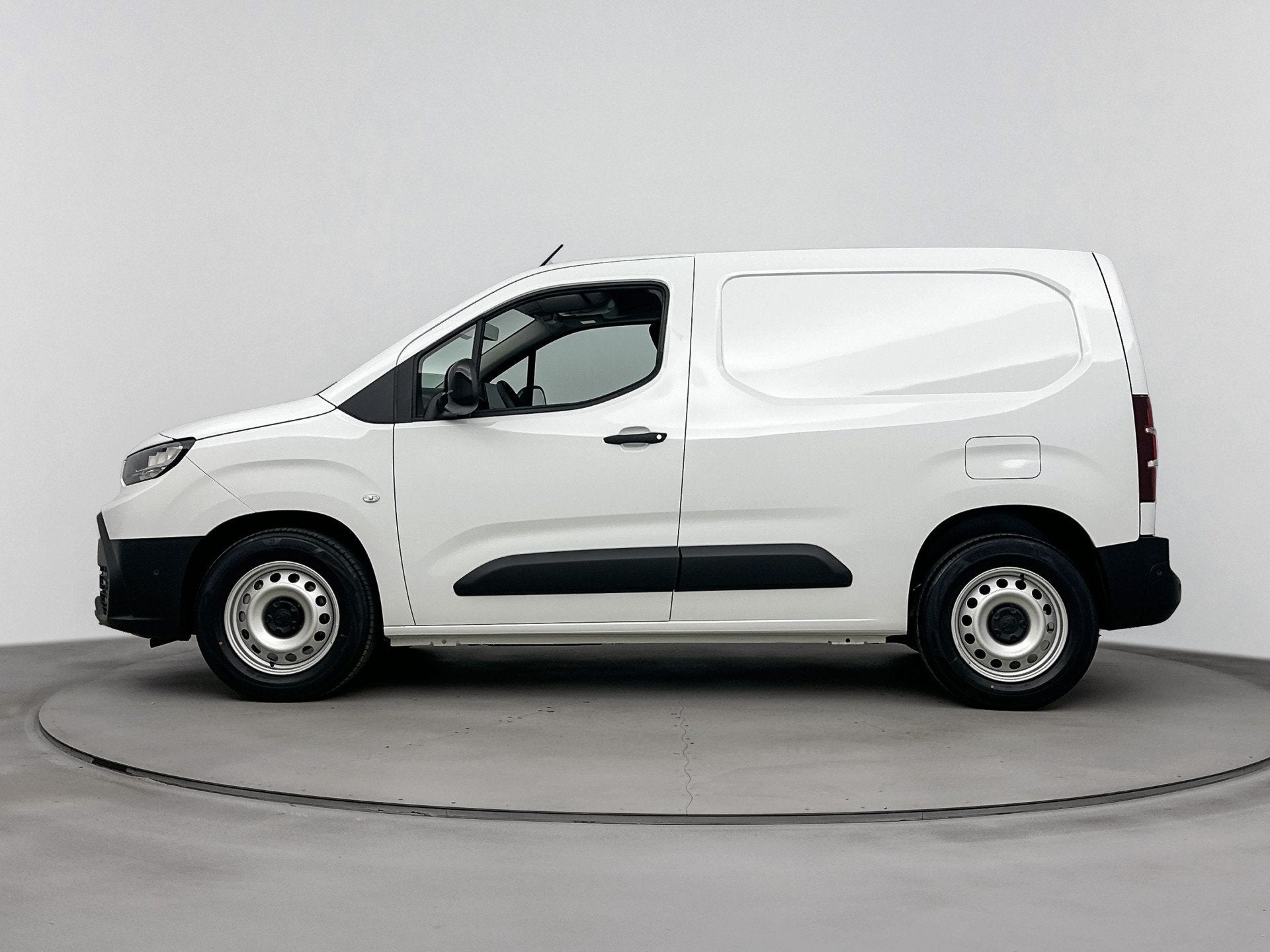 Toyota PROACE CITY Electric 10th Anniversary 50 kWh | Apple, 12 maanden, Stof, Zwart, 320 km