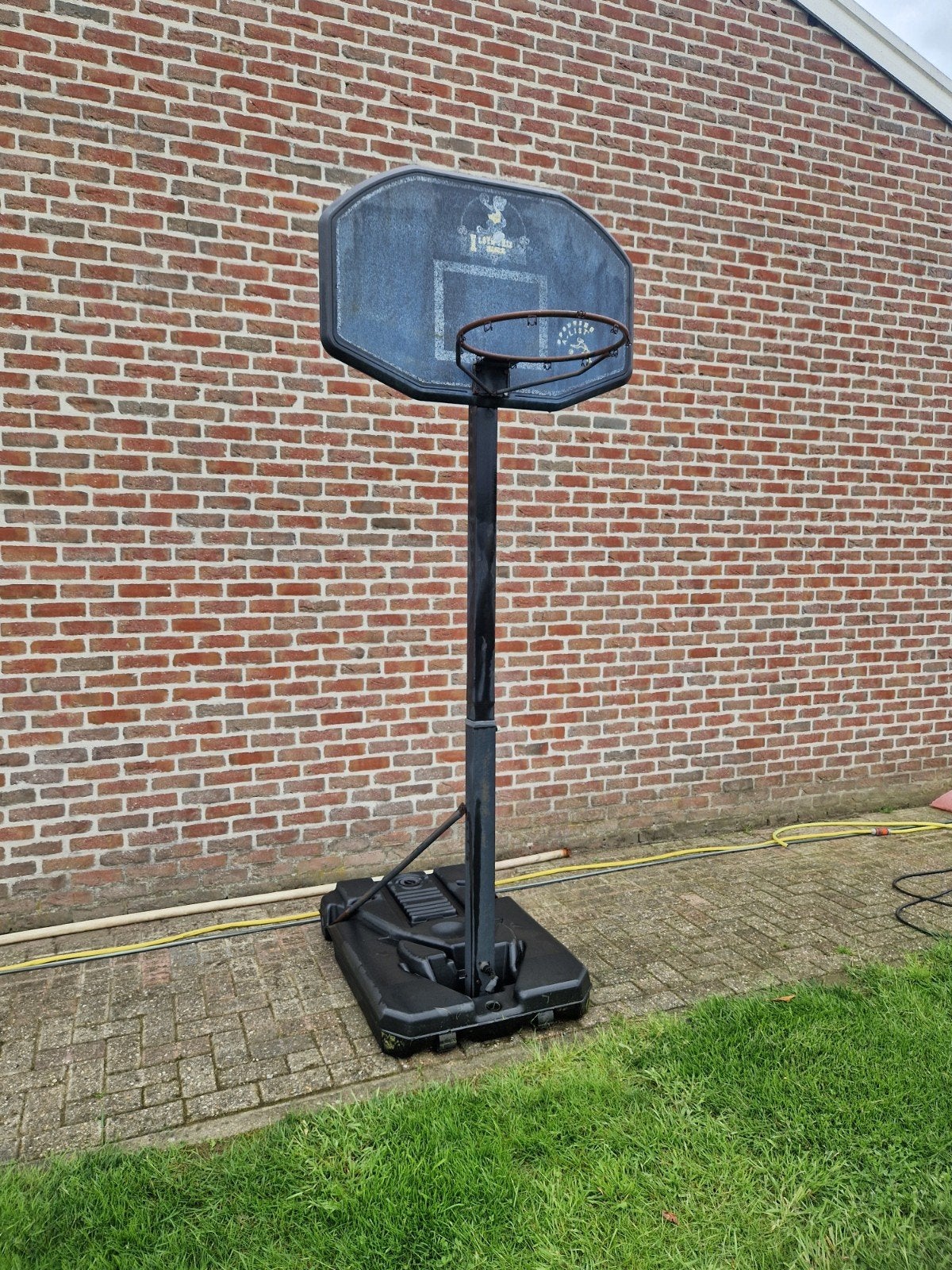 Basketball paal, Ophalen, Bal