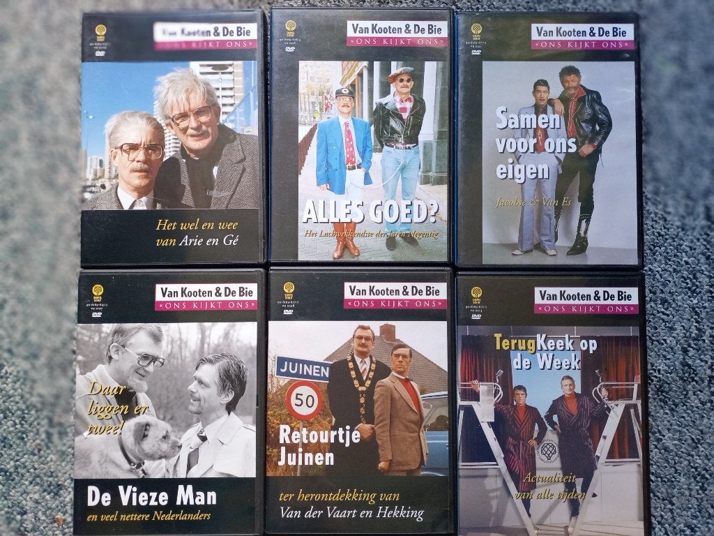 Van Kooten en de Bie; Ons Kijkt Ons - serie vanaf €3,50, Alle leeftijden, Zo goed als nieuw, Komedie, Ophalen of Verzenden