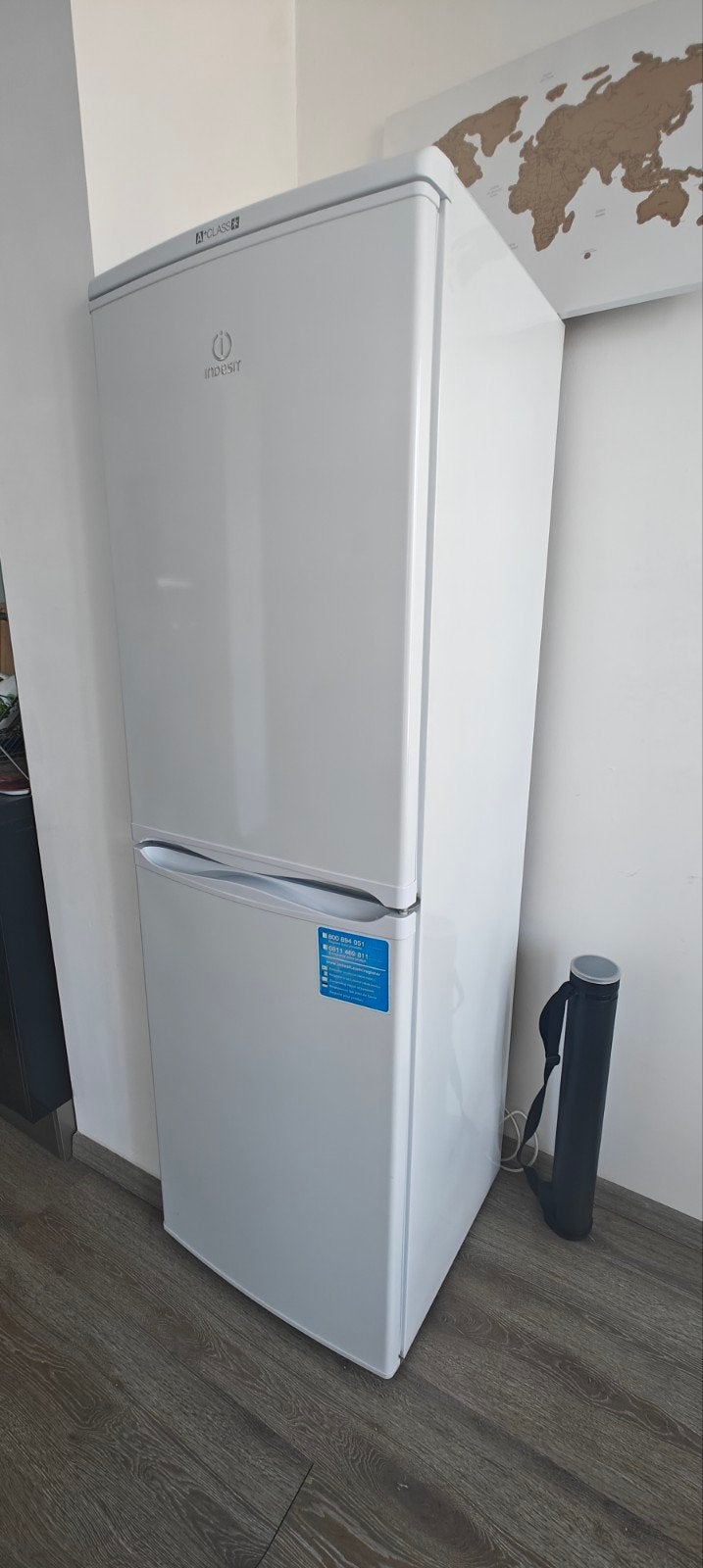 Indesit fridge, Ophalen, 200 liter of meer, 160 cm of meer, Zo goed als nieuw