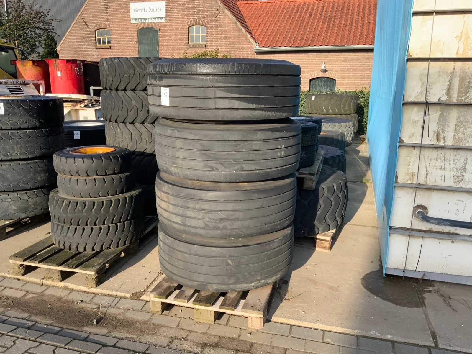 Opleggerwiel 385/65R22.5, Gebruikt, Band(en)