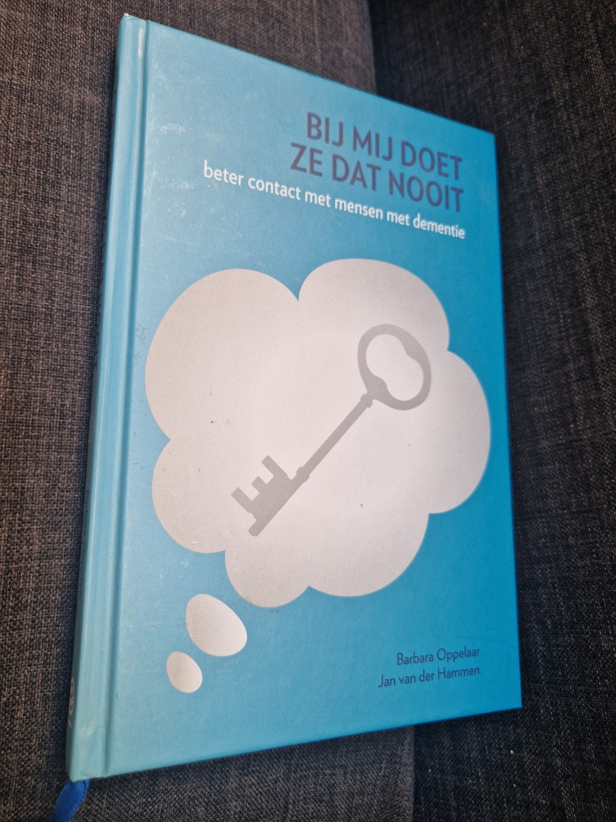 Bij mij doet ze dat nooit (Dementie) - Barbara Oppelaar, Boeken, Ophalen, Zo goed als nieuw, Barbara Oppelaar