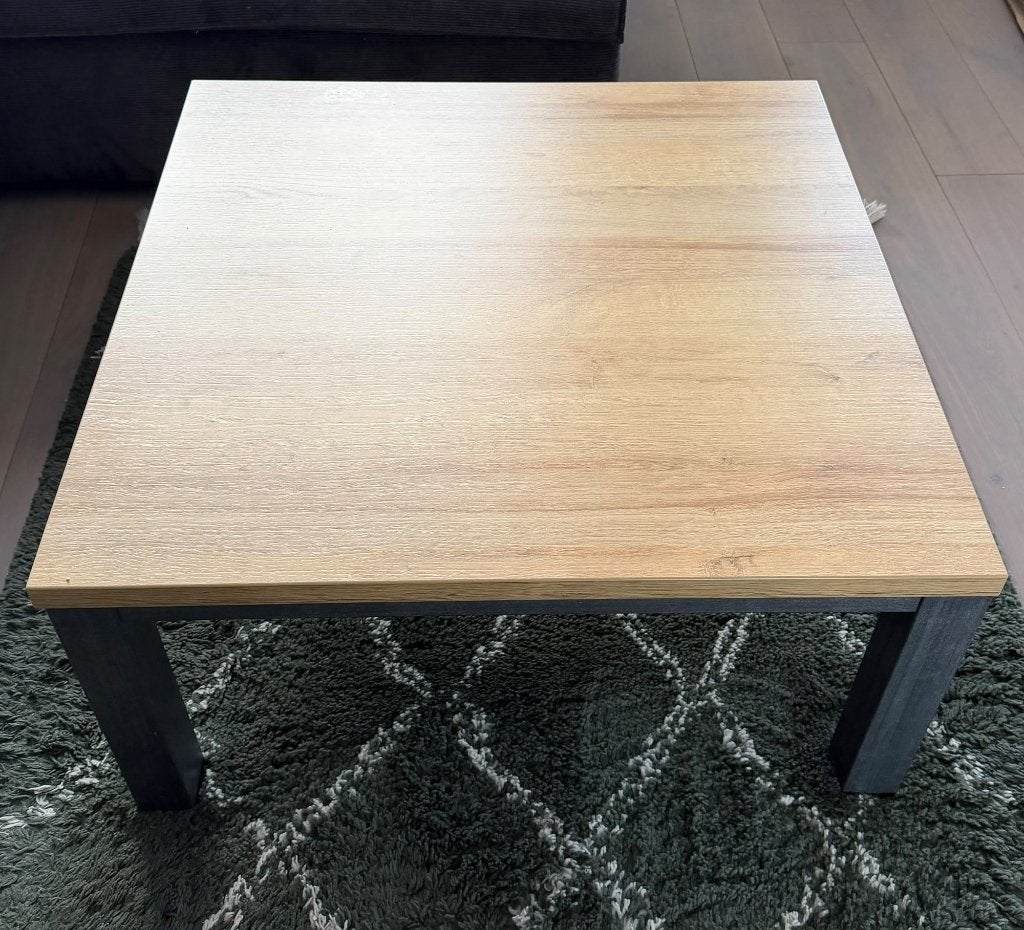 In goede staat: blank-eiken houten bijzettafel, zwarte poten, Ophalen, Minder dan 45 cm, Vierkant, Zo goed als nieuw