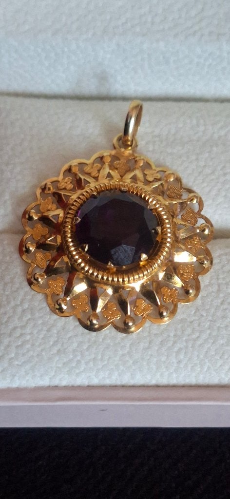 Practhic 18krt gouden hanger met Amesthic,, Ophalen of Verzenden, Zo goed als nieuw, Goud, Zilver