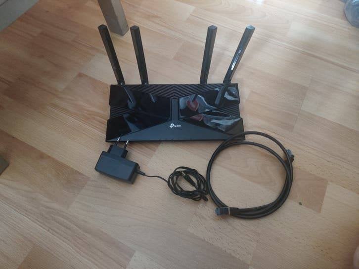 TP-LINK AX10 WIFI 6 Router, Ophalen of Verzenden, Zo goed als nieuw, Router met modem, TPLink