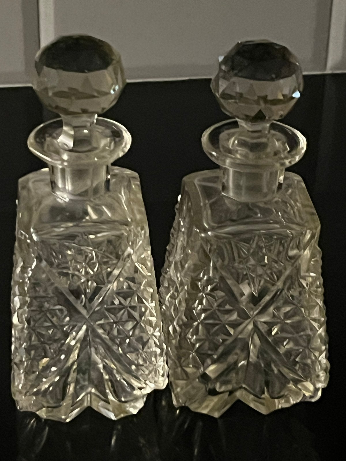 Set van 2 Antieke Kristallen Flesjes met Stop, Verzenden