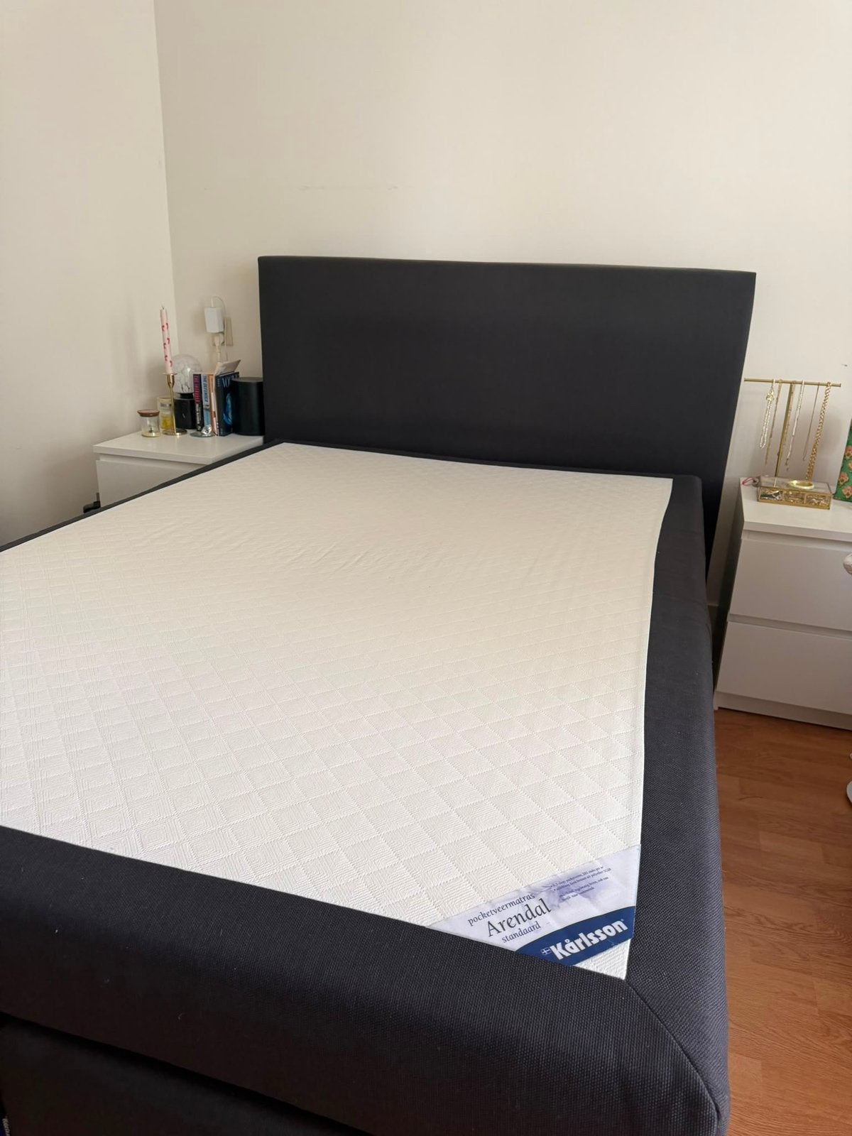 Kårlsson boxspring Arendal Kvadrat 140x200cm antraciet grijs, Huis en Inrichting, Slaapkamer | Boxsprings, Ophalen, Gebruikt, Tweepersoons