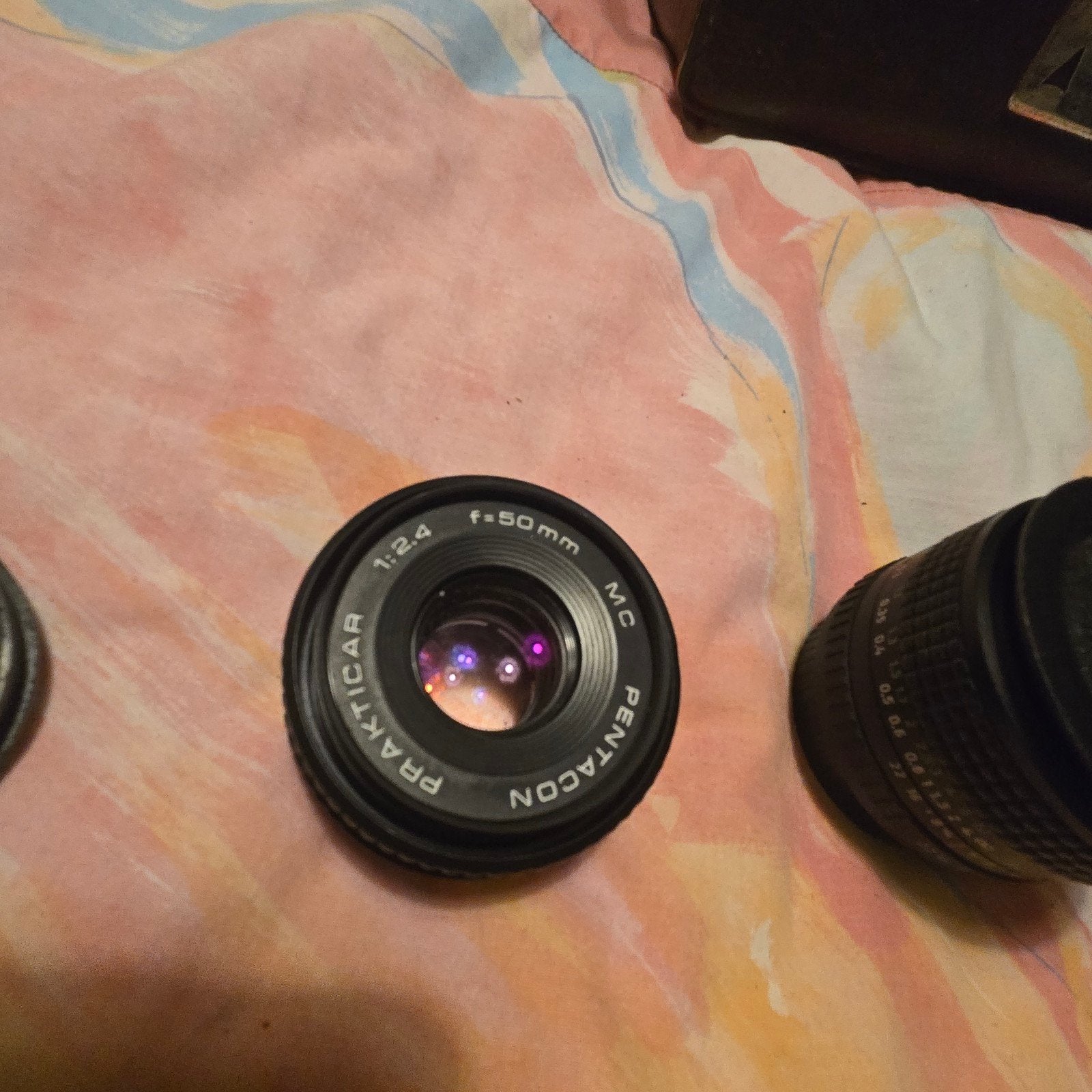 Pentacon Prakticar MC 50mm f/2.4 lens, Ophalen of Verzenden, Gebruikt, Standaardlens