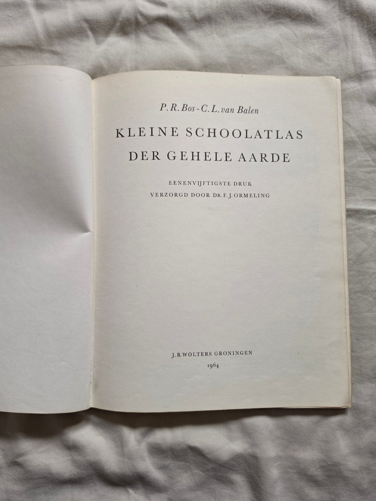Kleine Schoolatlas der gehele aarde - P.R.Bos - C.L.van Bal, 1800 tot 2000, Wereld, Ophalen, Gelezen