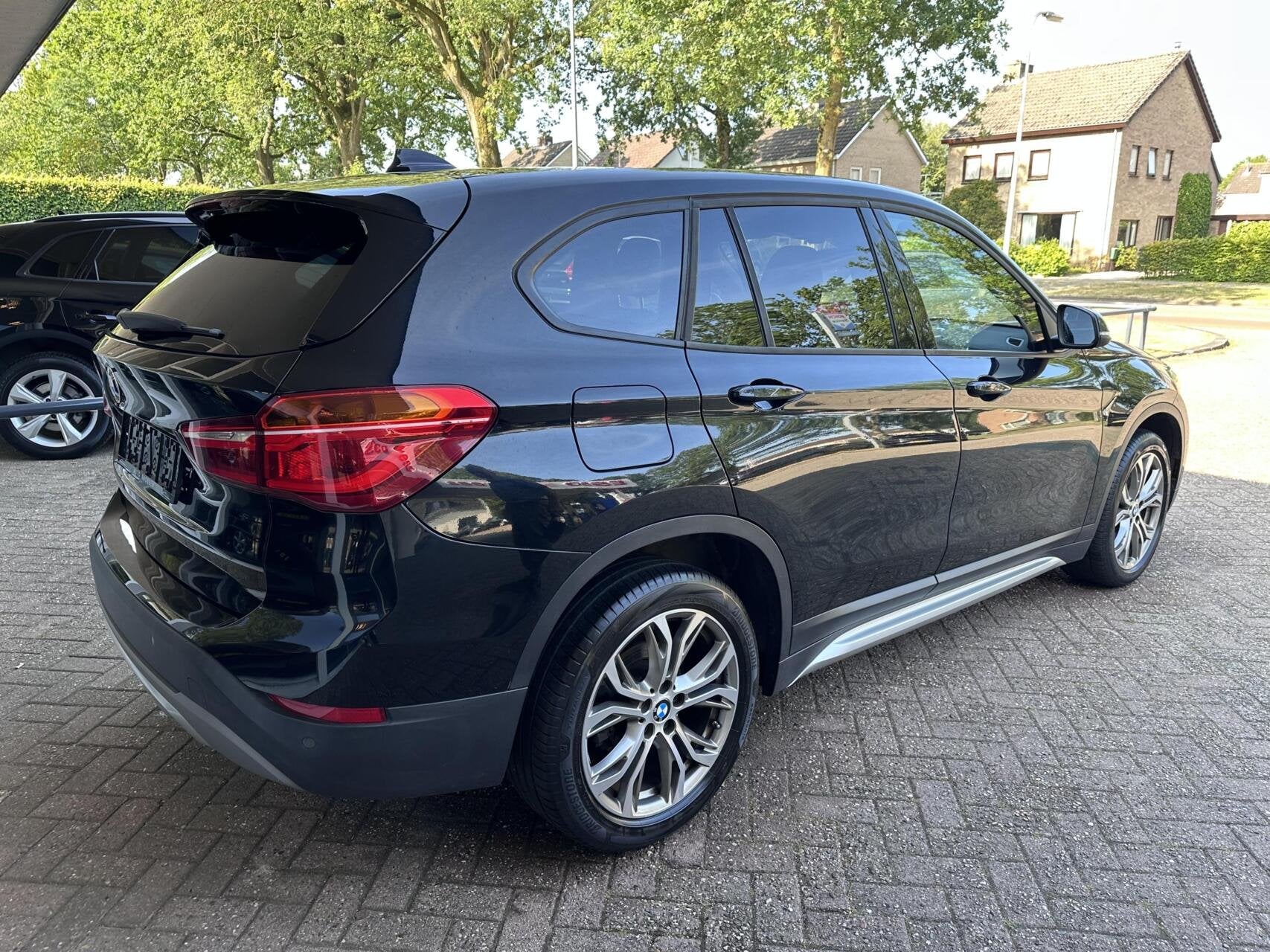 BMW X1 sDrive18i Sport Led, Leer, Head-up, Camera, LM.., Auto's, 136 pk, Gebruikt, 1370 kg, Zwart