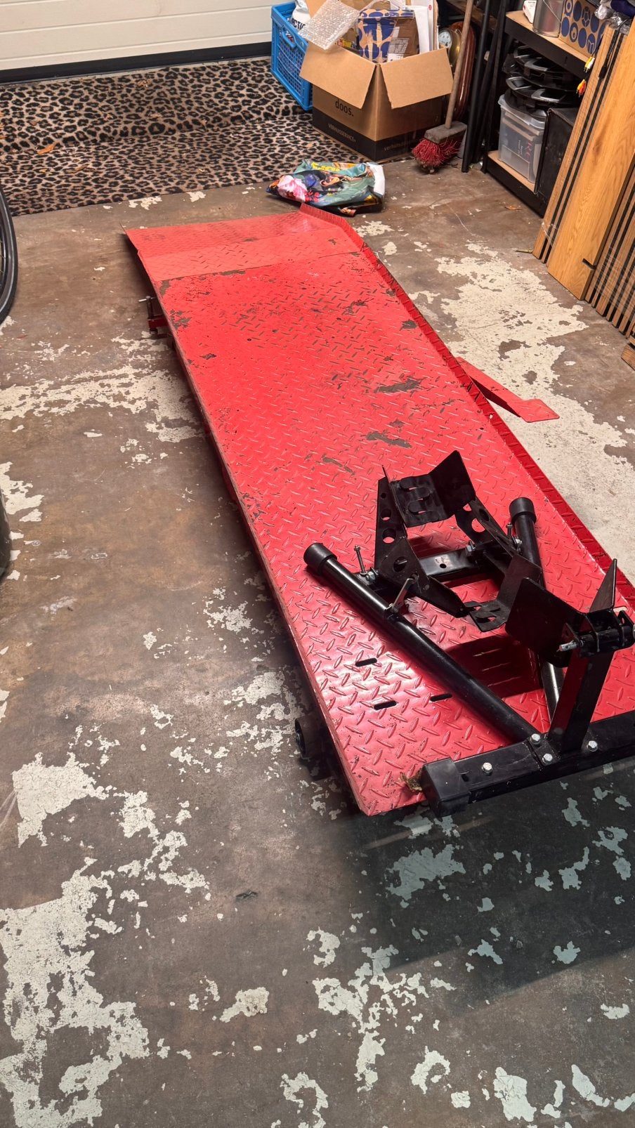 Motorheftafel / Motorlift rood – Werkt top, strakke prijs, Ophalen