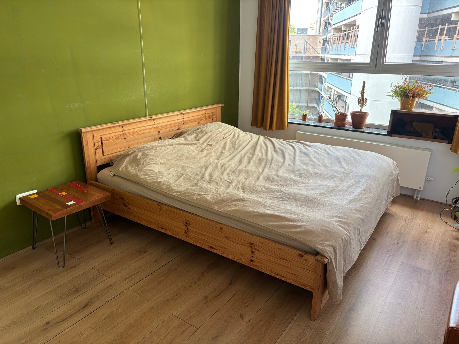Massief houten tweepersoonsbed (180x200 cm), Ophalen, Gebruikt, Bruin, Tweepersoons
