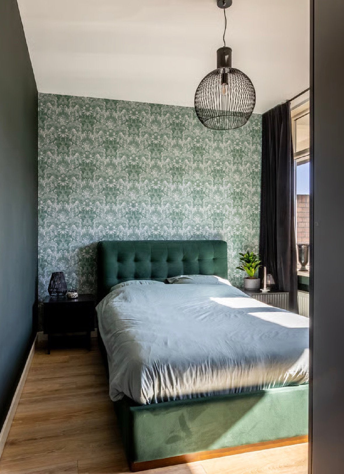Groen twijfelaar bed inclusief bergruimte, Antiek en Kunst, Antiek | Meubels | Bedden, Ophalen
