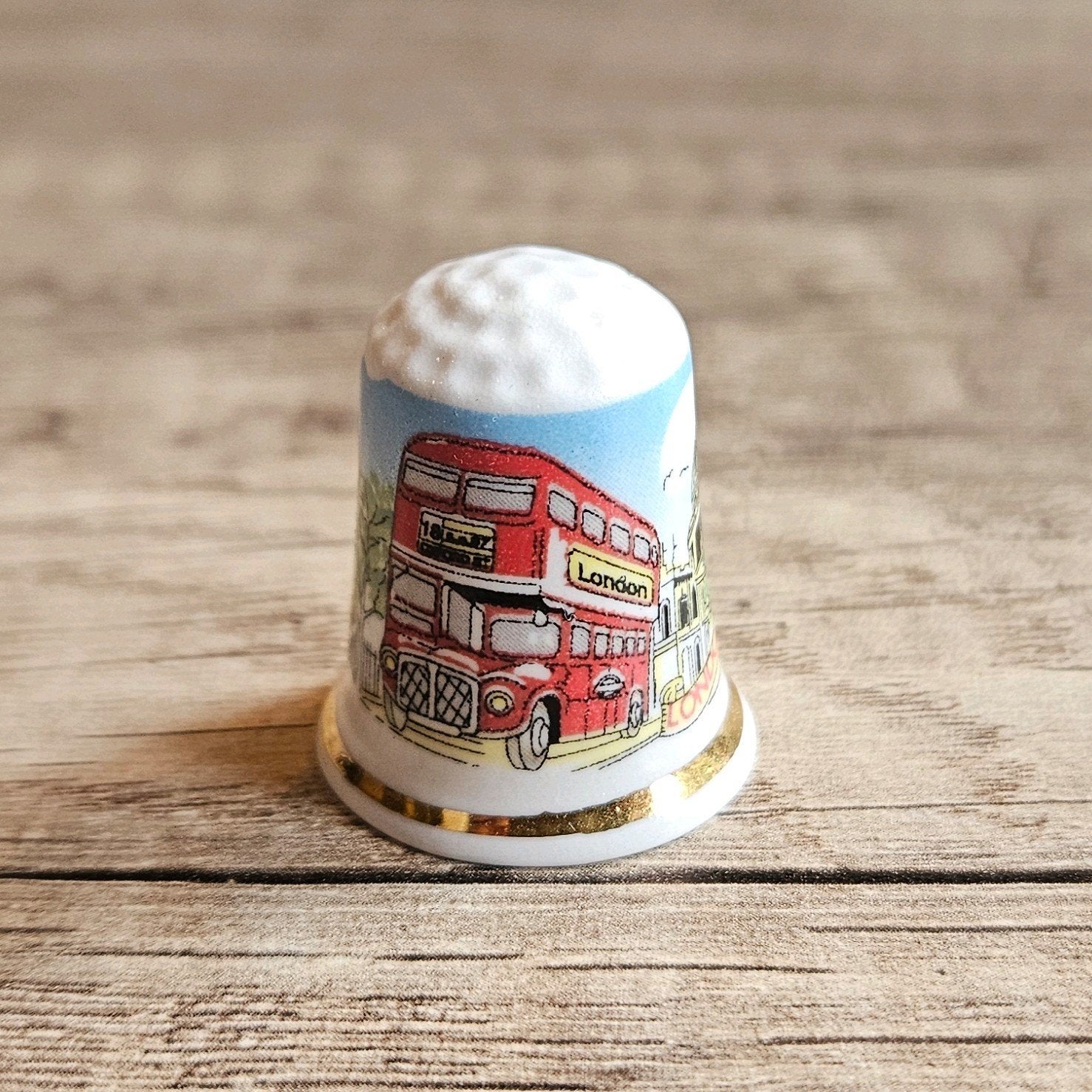 vingerhoedjes verzamelen - London - bus - vingerhoed, Ophalen of Verzenden, Zo goed als nieuw, Porselein, Buitenland