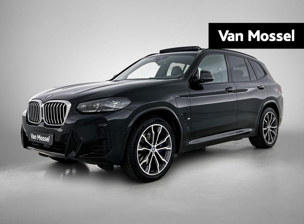 BMW X3 xDrive30e High Executive | M SPORT | PANORAMADAK | AC, 4 cilinders, Zwart, Bedrijf, Vierwielaandrijving