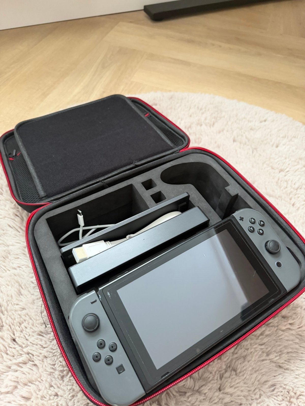 Nintendo switch 1, Met games, Met 2 controllers, Ophalen of Verzenden, Zo goed als nieuw