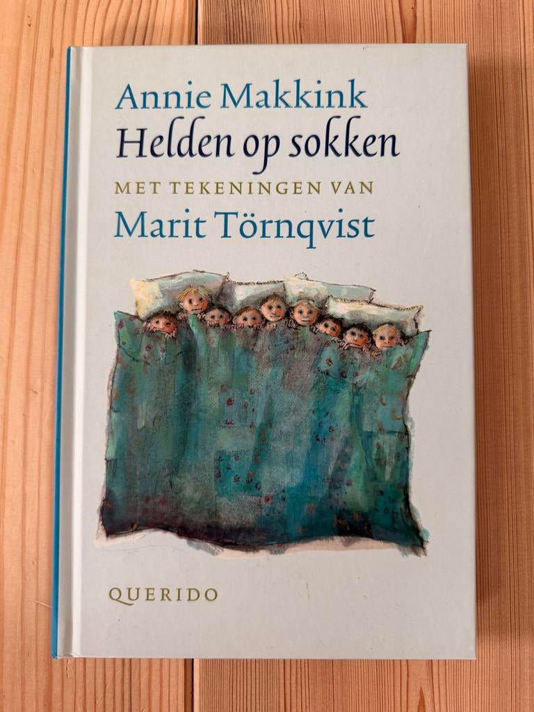 Nieuw. Helden op sokken - Annie Makkink (Querido), Ophalen of Verzenden, Nieuw, Fictie algemeen