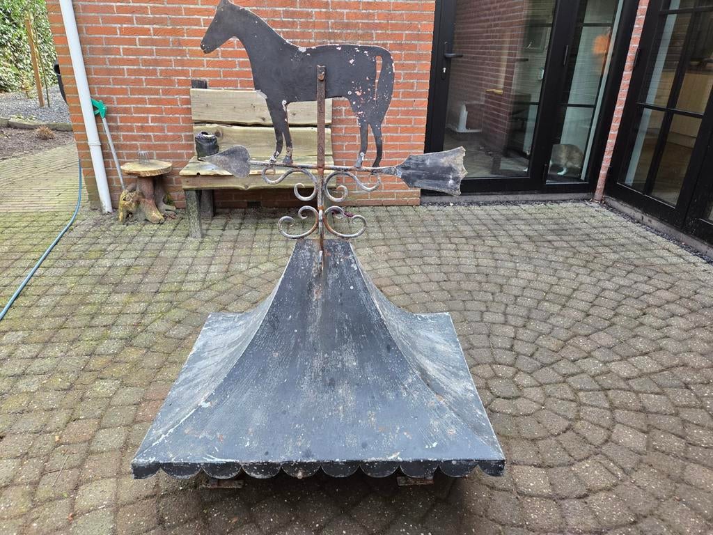 Metalen schoorsteenkap met paard windwijzer, Tuin en Terras, Ophalen, Gebruikt
