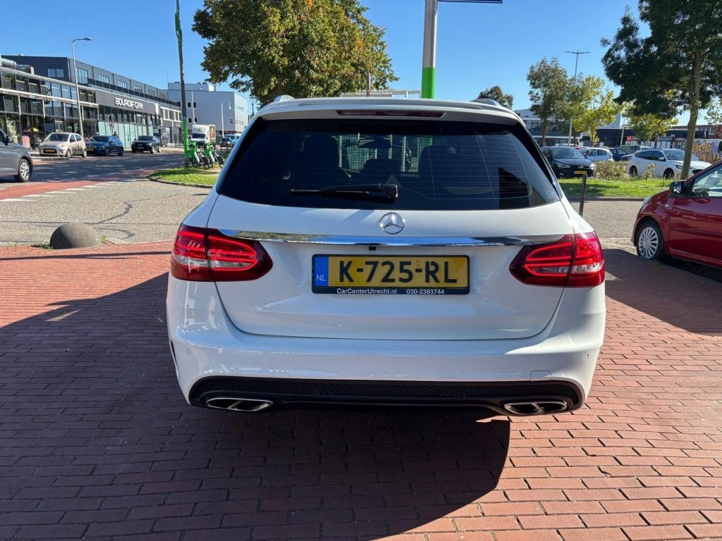 Foto 10 van Mercedes-Benz C-Klasse Estate AMG 43 | 4MATIC | power | stij