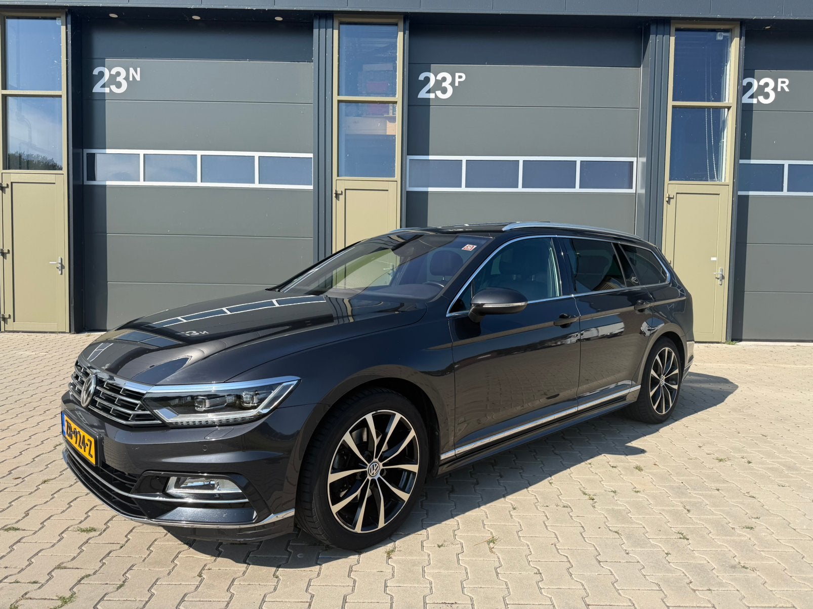 Volkswagen Passat 1.5 TSI 150pk ACT 7-DSG 2x R-LINE, 1498 cc, 4 cilinders, Particulier, 1600 kg