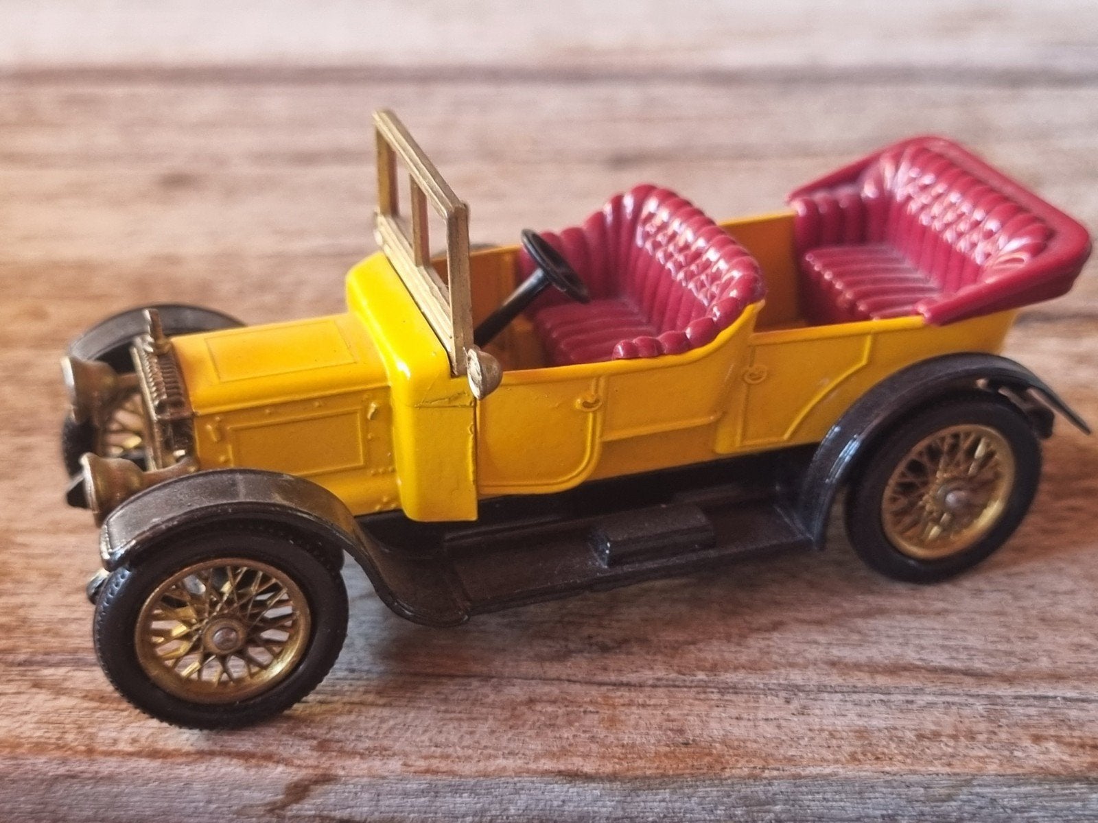 Leuke Oldtimer met Rode Bekleding, Ophalen of Verzenden, Gebruikt