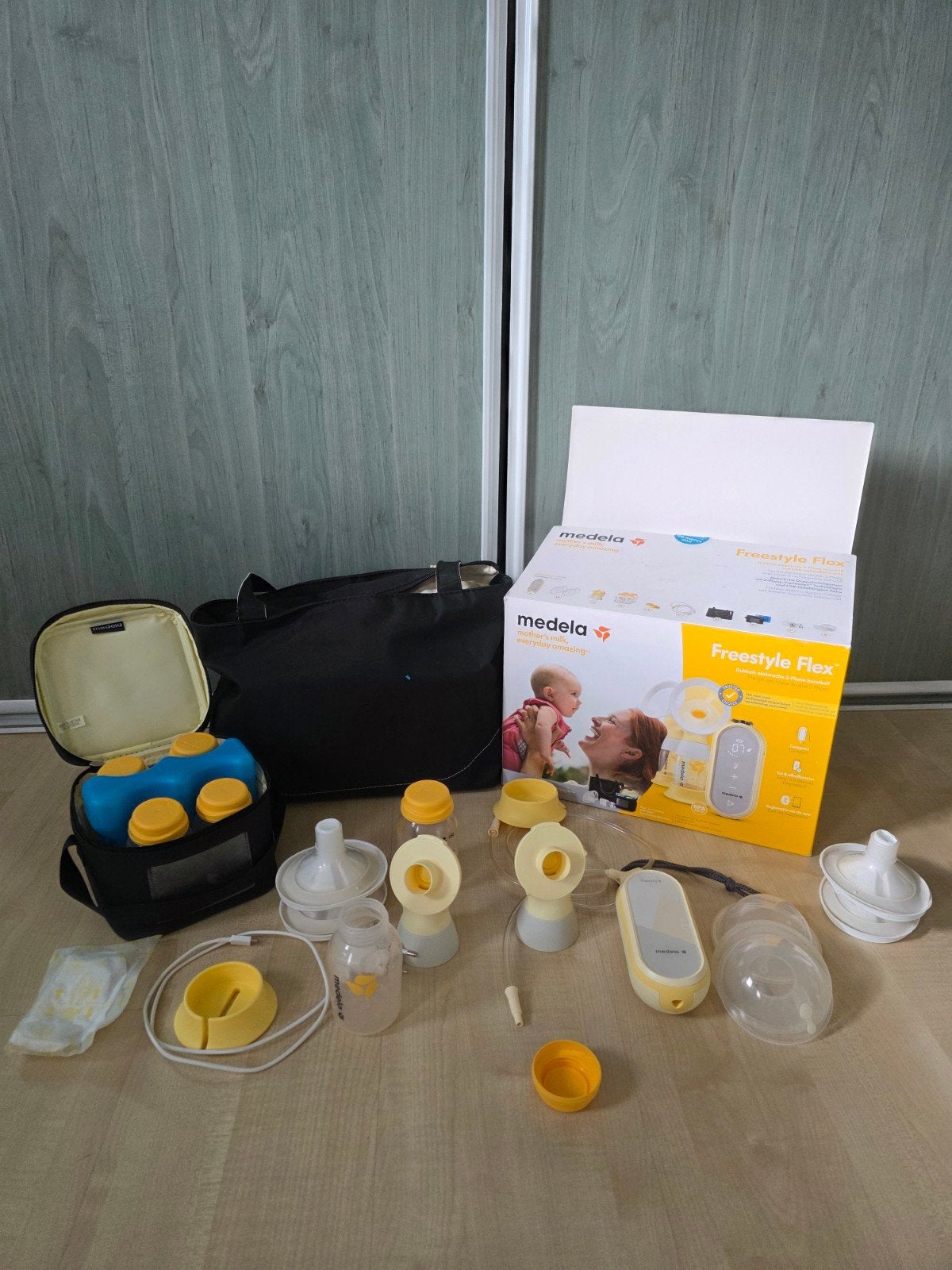 Medela Freestyle Flex Dubbele Elektrische Borstkolf, Kinderen en Baby's, Gebruikt, Medela, Borstkolf, Ophalen of Verzenden