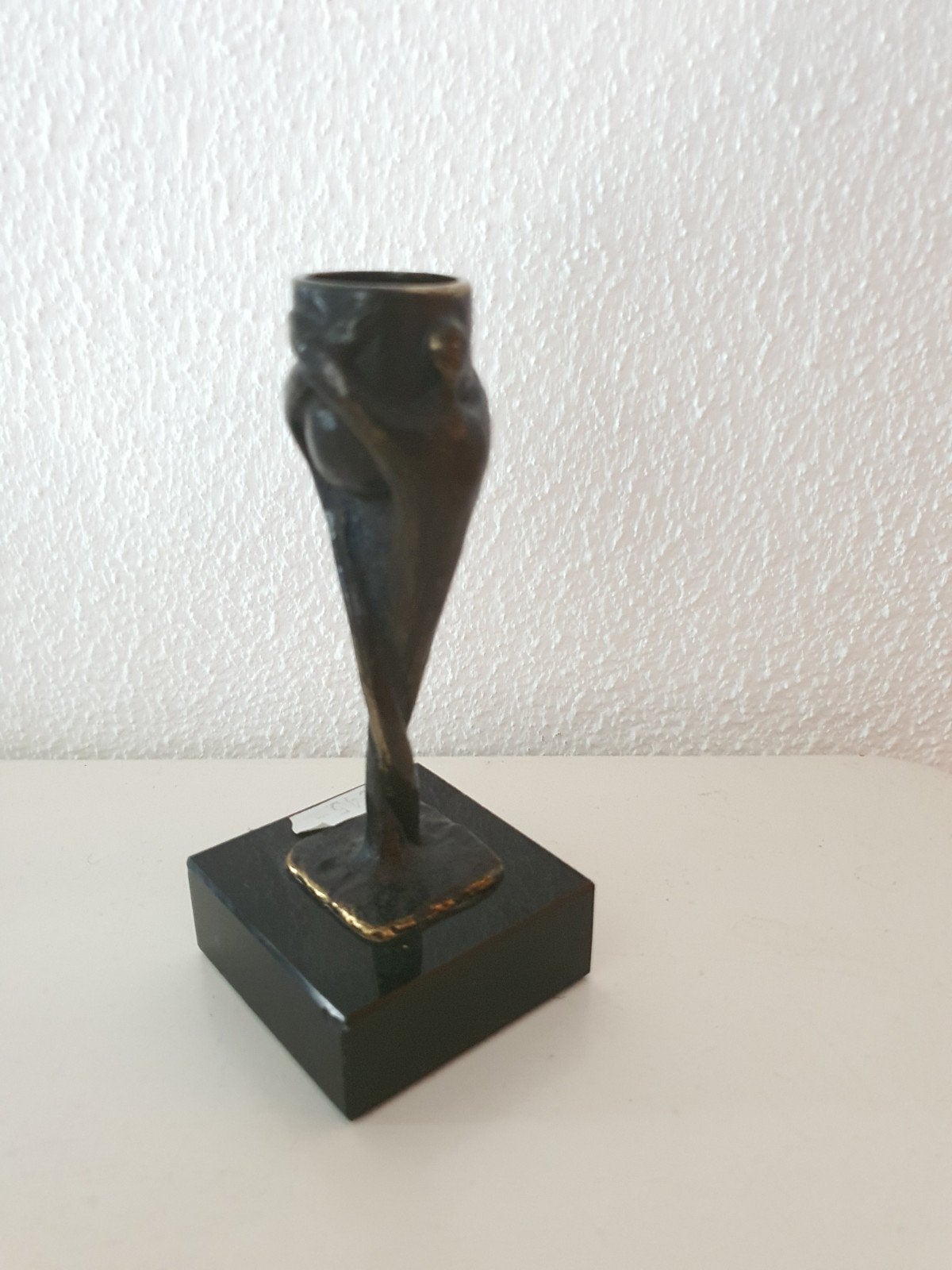 Bronzen beeldje op sokkel - Abstracte vorm, Antiek en Kunst, Ophalen, Minder dan 20 cm, Gepatineerd, Brons