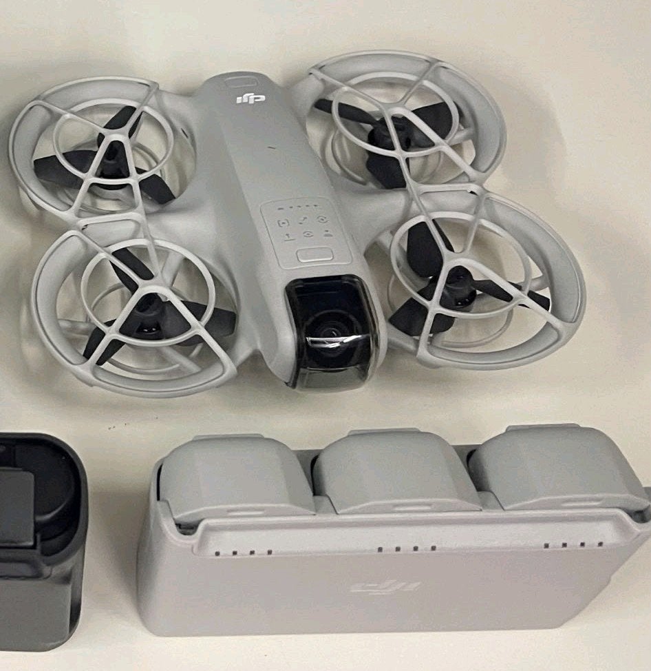 DJI neo fly more combo - geen controller - Zo goed als nieuw, Audio, Tv en Foto, 250 tot 900 gram, Cameradrone, Zo goed als nieuw