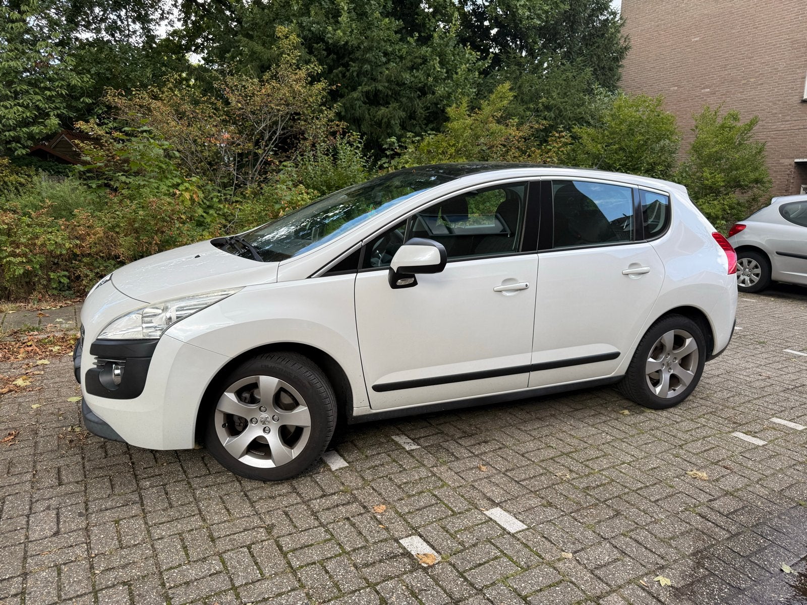 Peugeot 3008 1.6 THP 2010 Wit trekhaak, Auto's, Voorwielaandrijving, 1434 kg, Wit, 75 €/maand