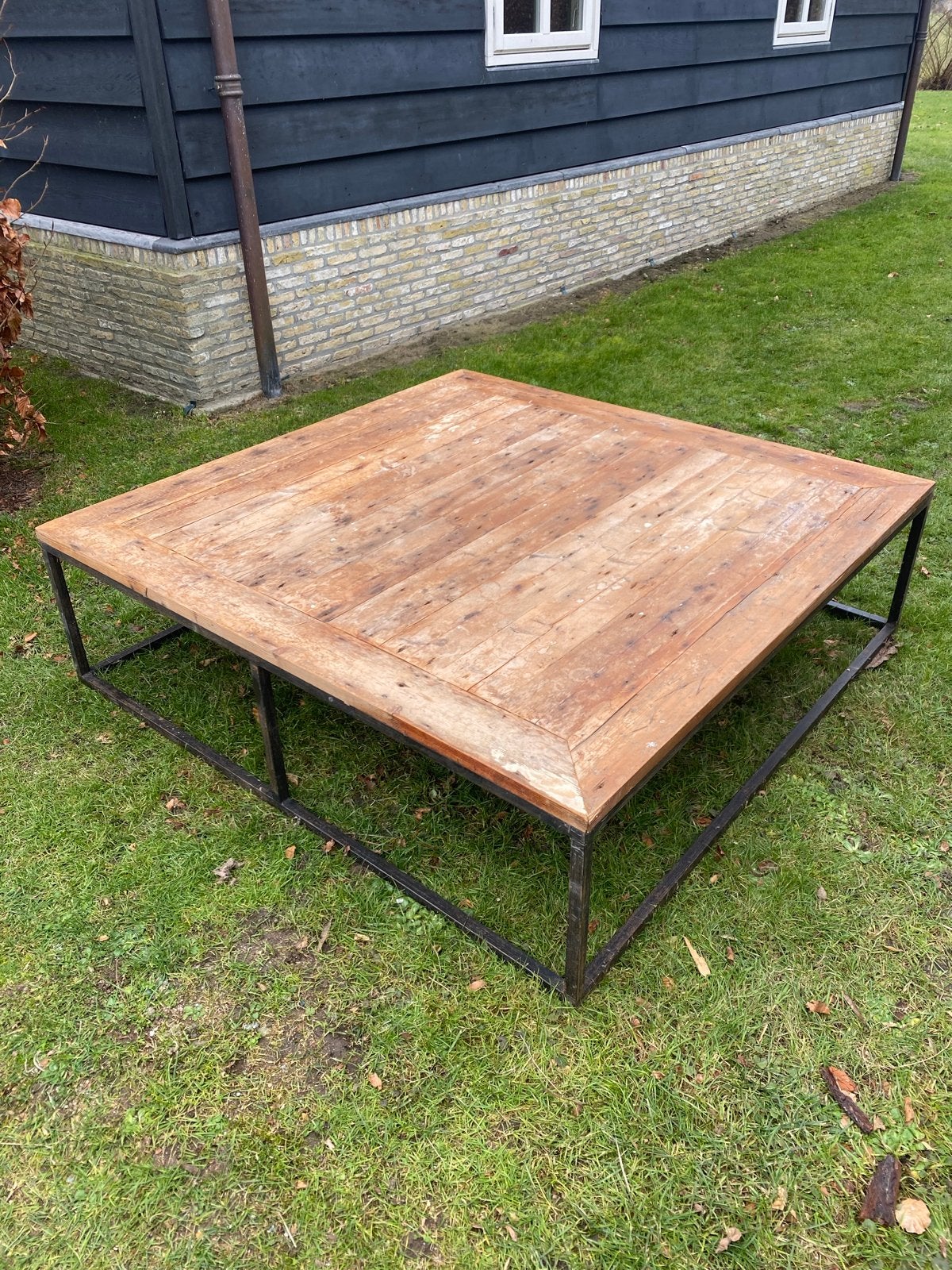 Robuuste vierkante salontafel van hout en metaal, Ophalen, Gebruikt, Vierkant, 5 – 50