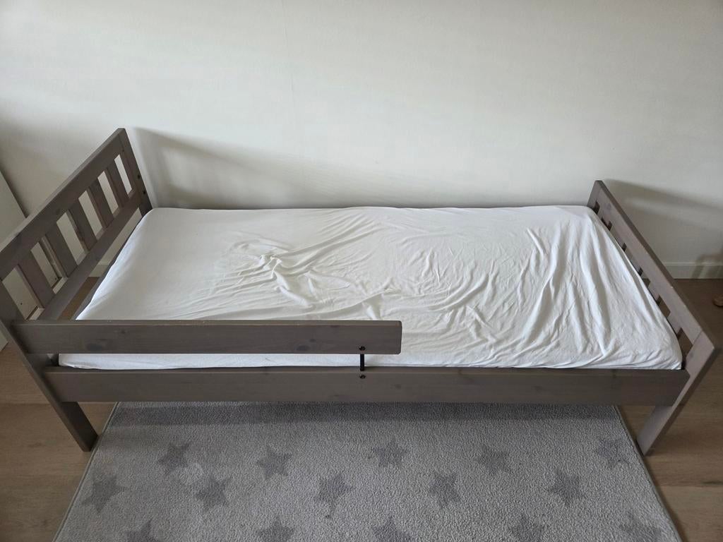 Kinderbed met uitvalbeveiliging 70x160, Ophalen, Modern kinderbed, Gebruikt, Bruin