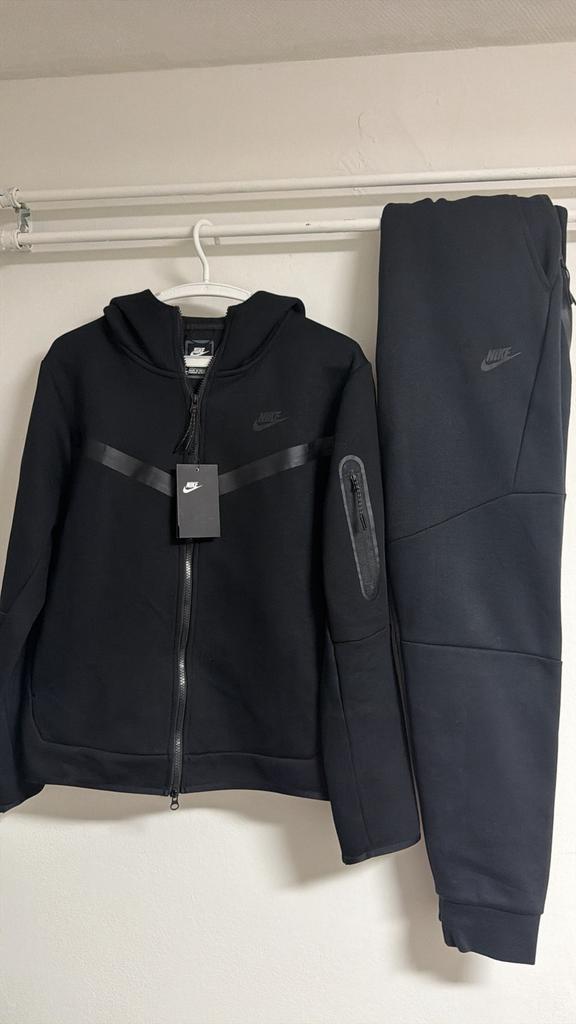 Nike tech, Ophalen of Verzenden, Nieuw