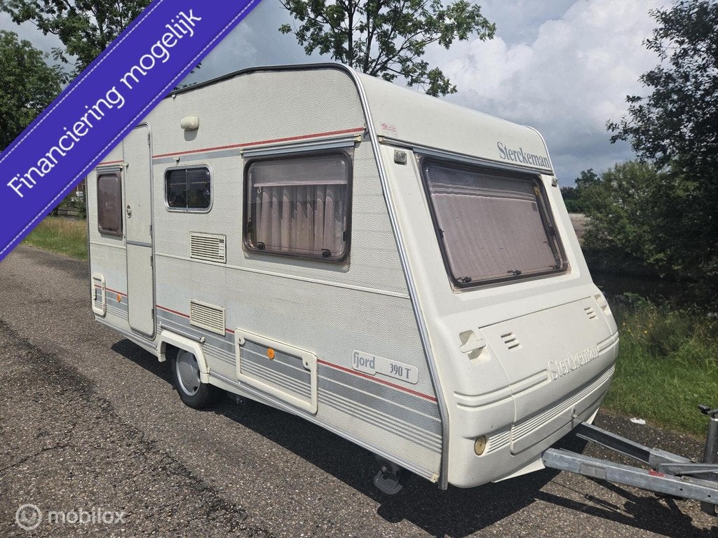 Sterckeman 390 t voortent luifel, Vast bed, Sterckeman, Koelkast, Bedrijf