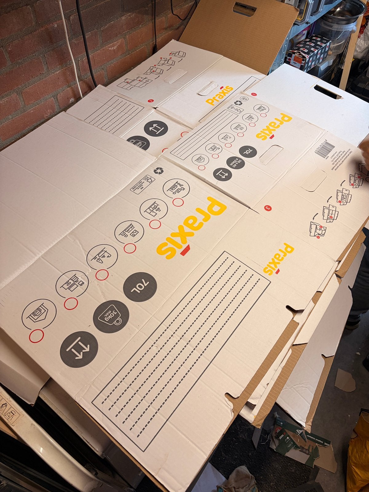7x verhuisdozen van Praxis, 70 liter per doos., Ophalen, Doos, Opvouwbaar, Zo goed als nieuw