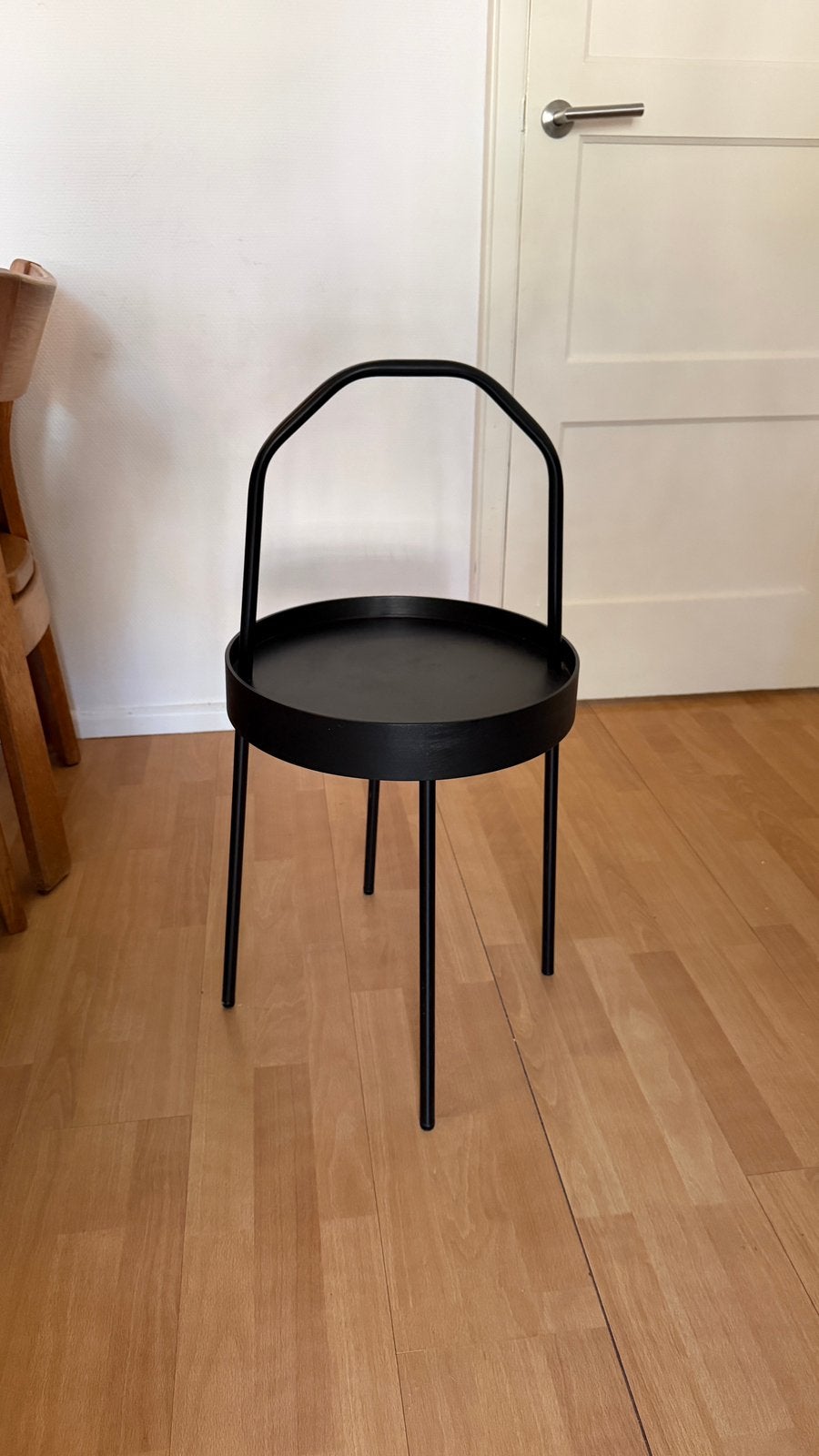 Ikea bijzettafeltje, Ophalen, Zo goed als nieuw, Zwart, Eén