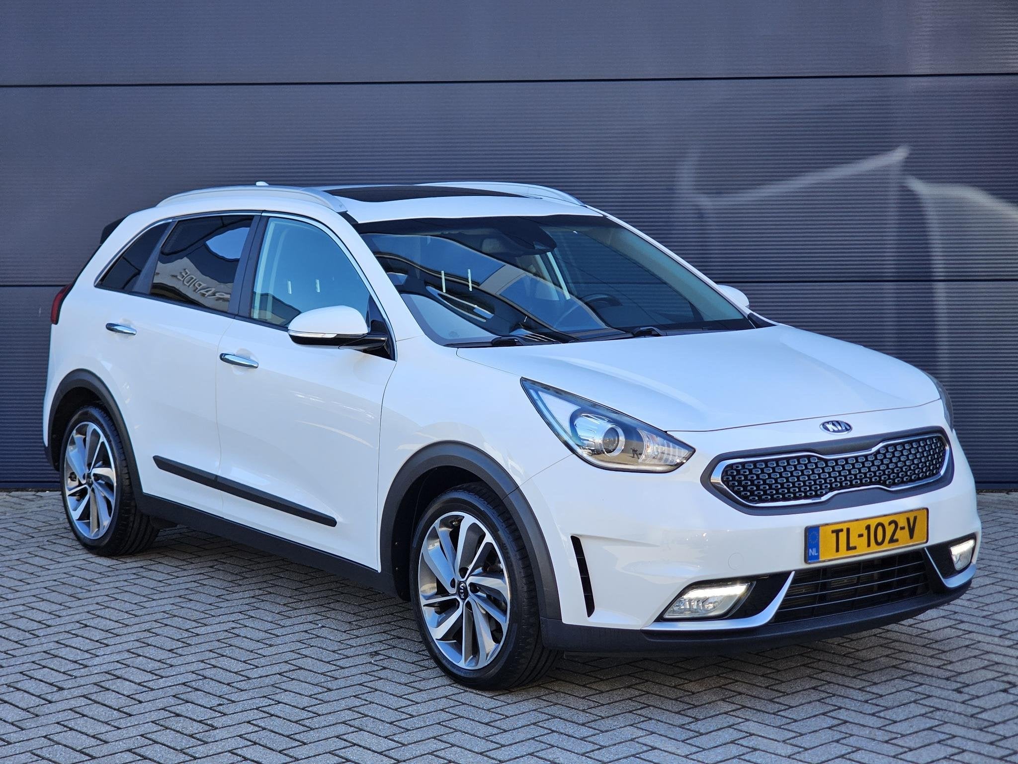 Kia Niro 1.6 GDi Hybrid Design Edition | Navigatie | Camera, Gebruikt, Euro 6, 2 kWh, Leder en Stof
