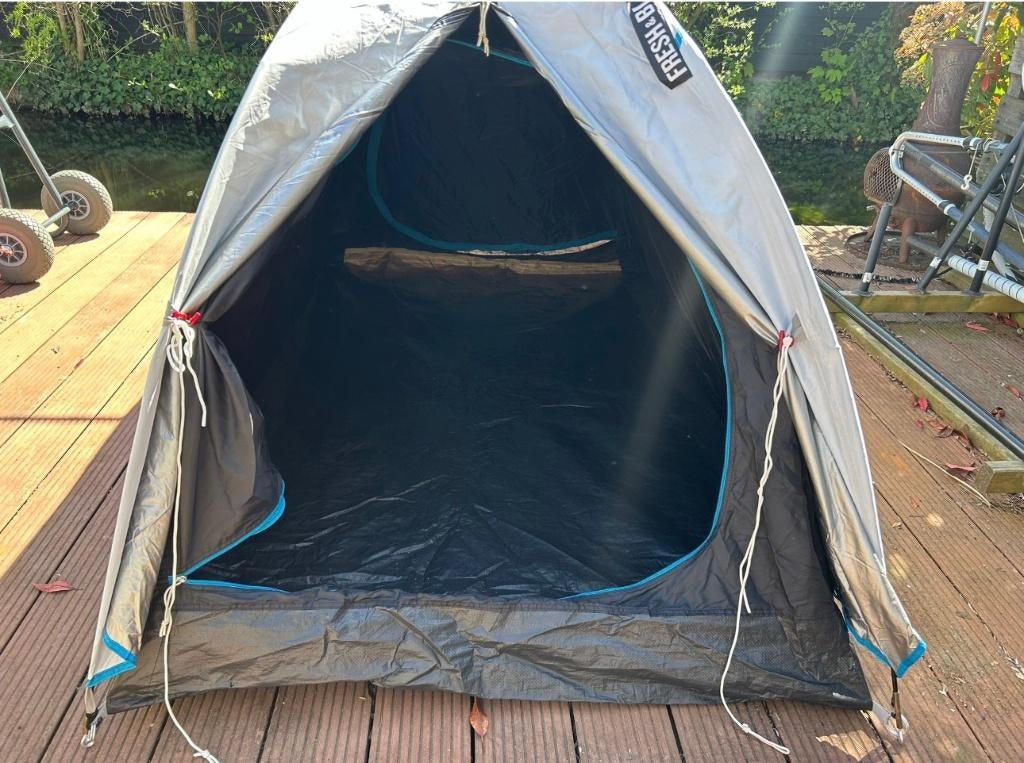 2 persoons tent Quechua, Ophalen of Verzenden, Zo goed als nieuw, Tot en met 2