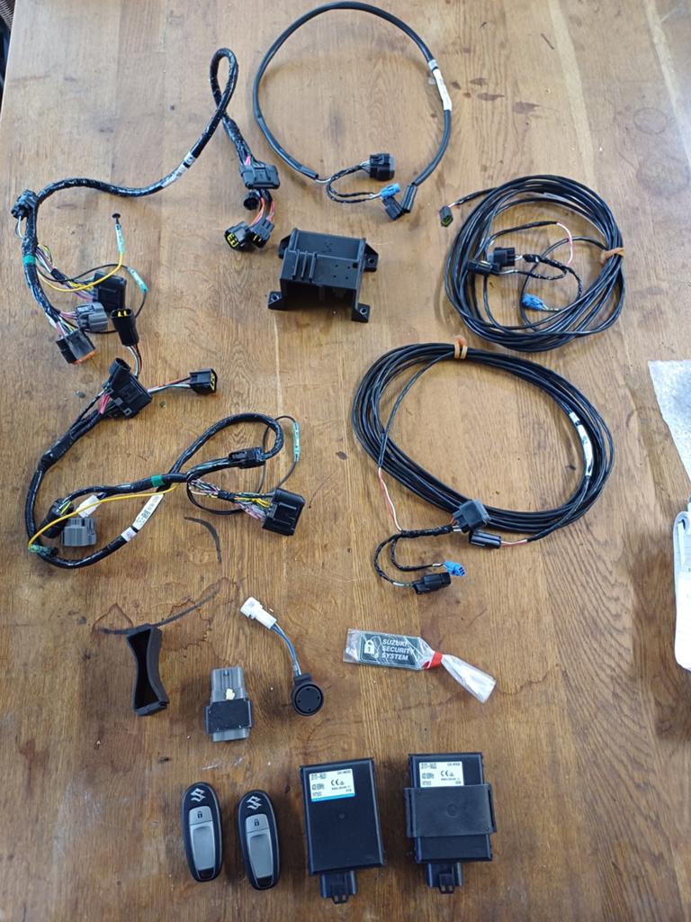 Suzuki accesoires kabels start op afstand systeem enz, Ophalen of Verzenden, Nieuw, Motor en Techniek