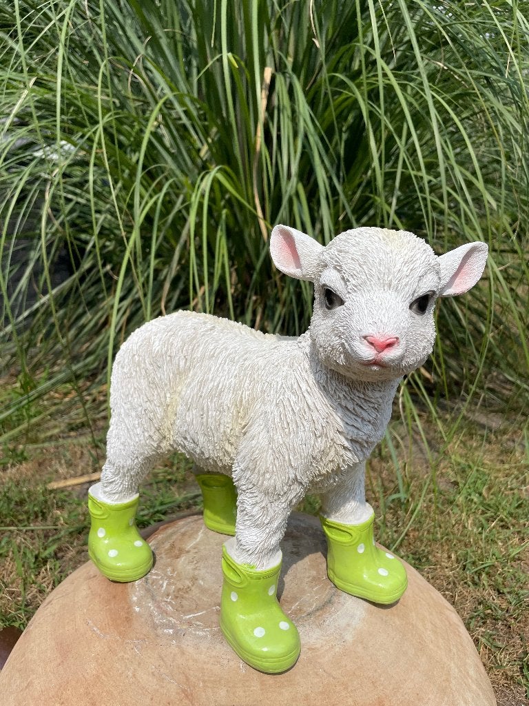 Lammetje laarsjes Groen, kinderkamer, babykamer, kado 30cm, Ophalen of Verzenden, Nieuw, Kunststof, Dierenbeeld