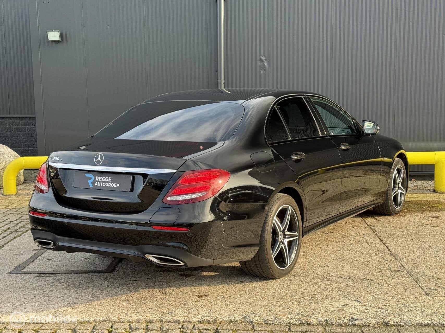 Mercedes E-klasse 300 e AMG NIGHT PAKKET | BTW | CARPLAY |, Auto's, Automaat, Achterwielaandrijving, Gebruikt, Euro 6
