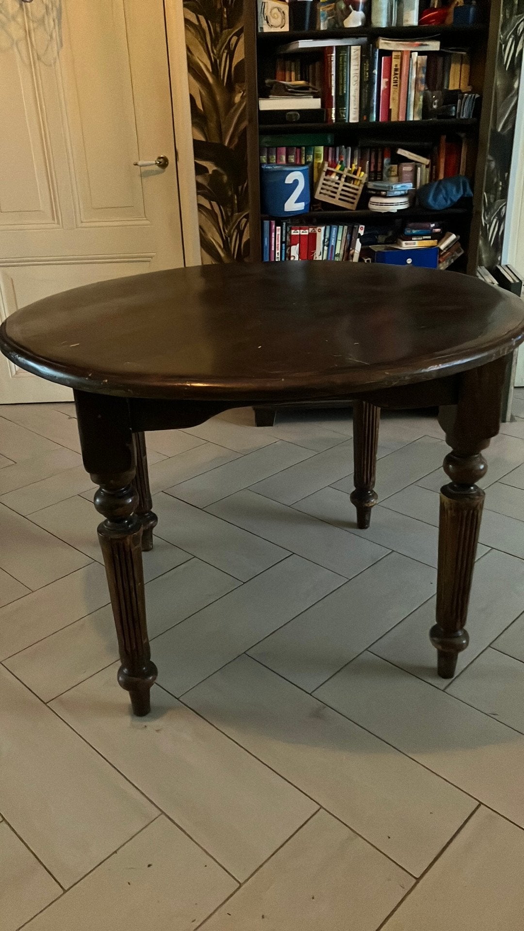 Vintage klassieke ronde tafel, Antiek en Kunst, Ophalen of Verzenden