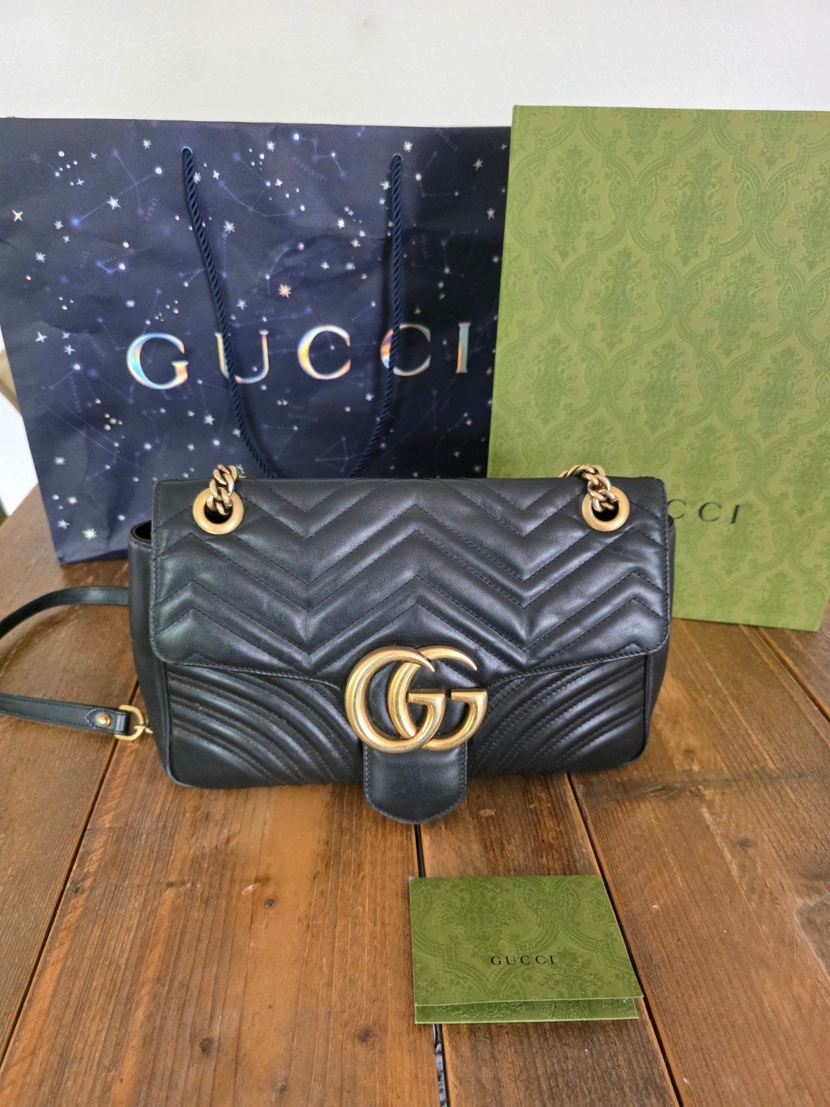 Gucci GG Marmont Schoudertas Zwart Leer, Sieraden, Tassen en Uiterlijk, Tassen | Damestassen, Ophalen of Verzenden, Gebruikt, Zwart