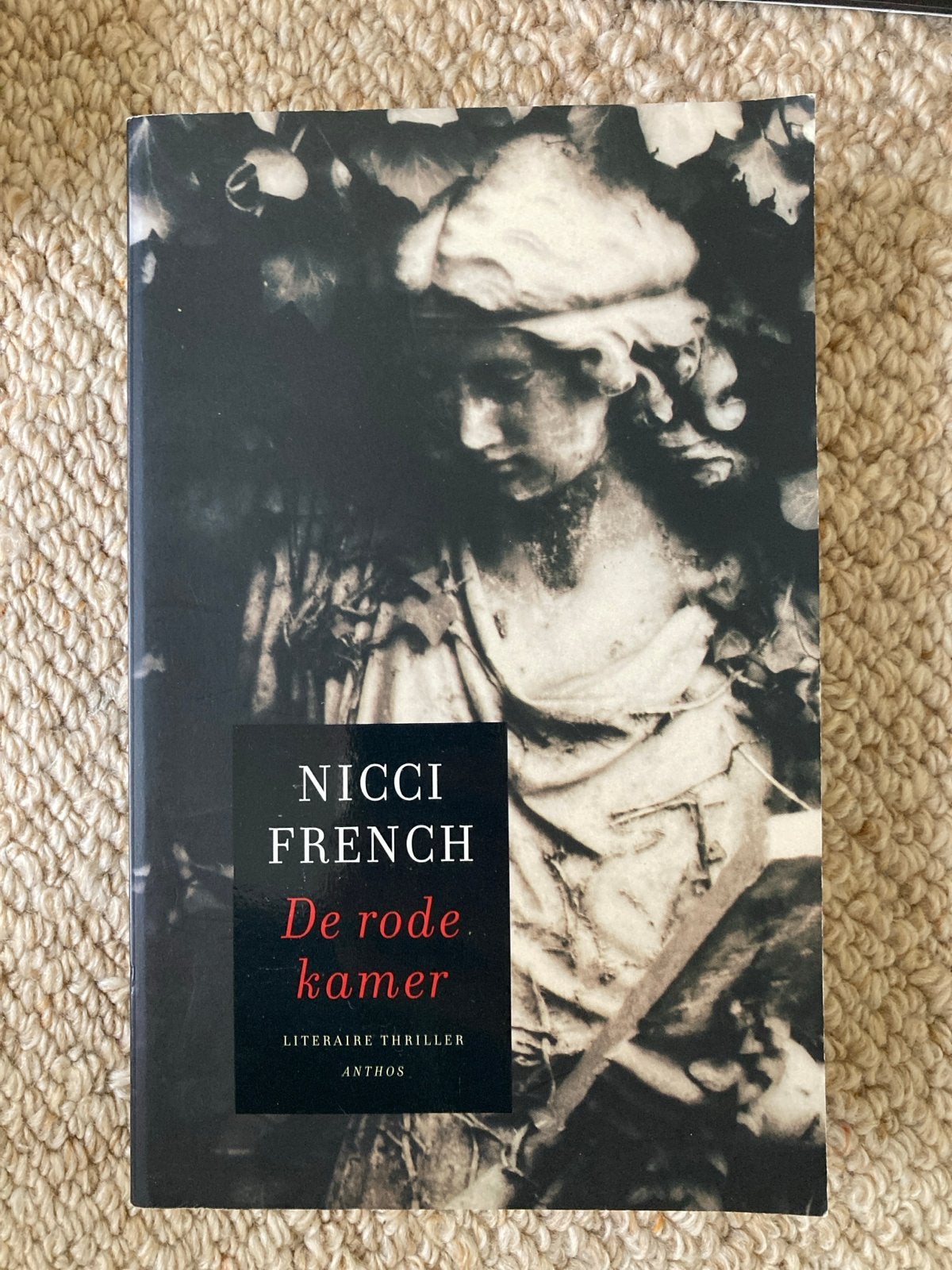 Nicci French - De rode kamer (Literaire thriller), Boeken, Ophalen of Verzenden, Gelezen, Europa overig
