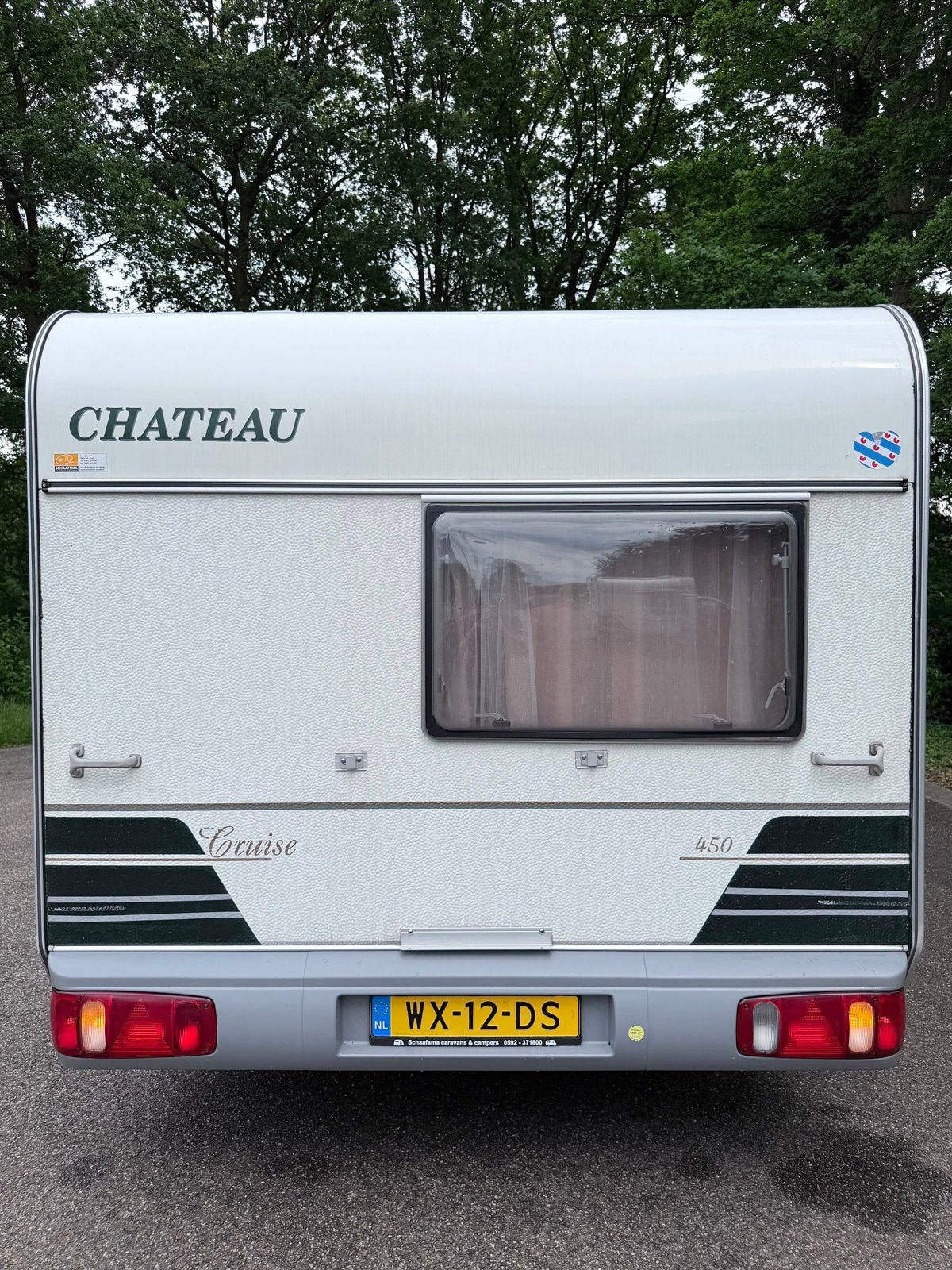 Nette Chateau Cruise 450 Caravan uit 1999, Caravans en Kamperen, Caravans, Chateau, Kachel, Frans bed, Bedrijf