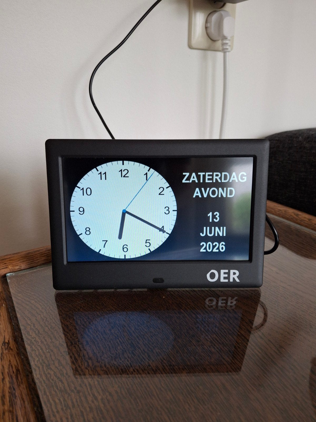 Oer dementieklok 7 inch met alarmstatus ( 12 alarmen), Diversen, Ophalen of Verzenden