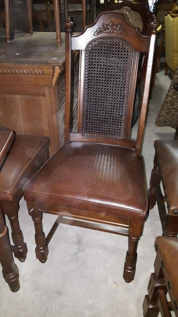 4 eiken eetkamers stoelen en tafel, Ophalen, Bruin