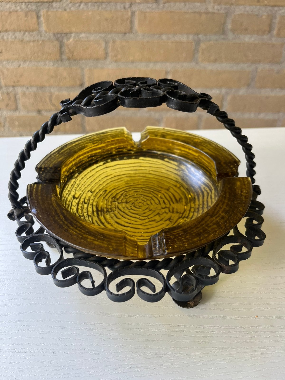 Vintage Asbak Amberglas in Gesmeed IJzeren Houder, Antiek en Kunst, Ophalen of Verzenden