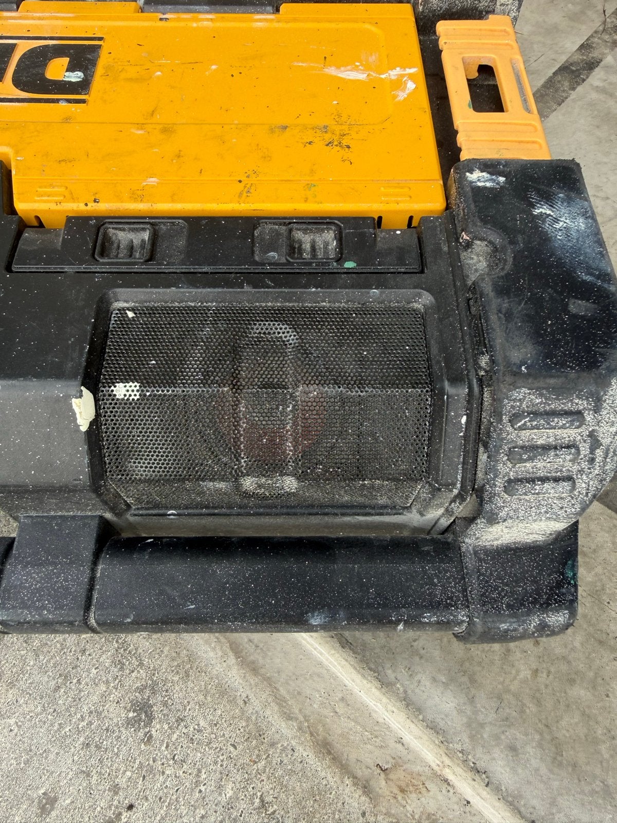 Dewalt Bouwradio met Accu en Oplader, Ophalen, Gebruikt, Bouwradio