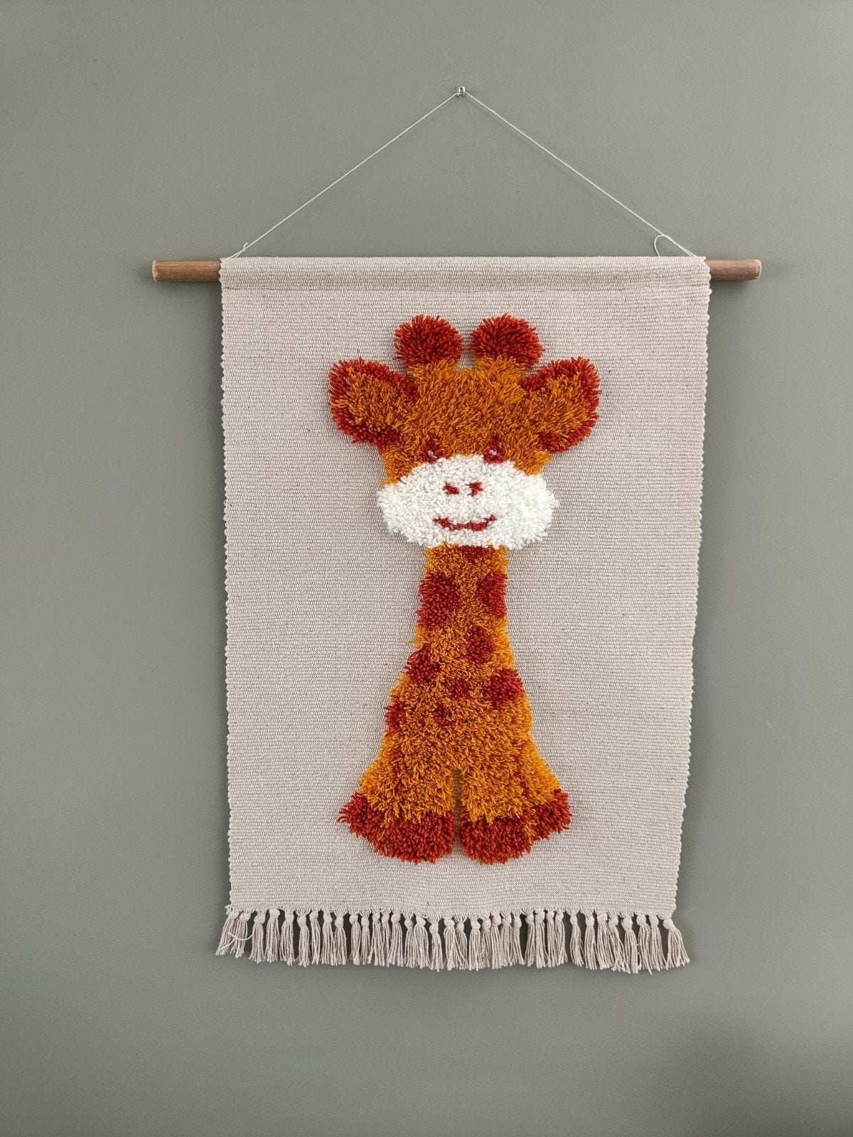 Geknoopt wandkleed met giraffe voor kinderkamer, Huis en Inrichting, Meerkleurig, Verzenden, Overige stijlen, Nieuw